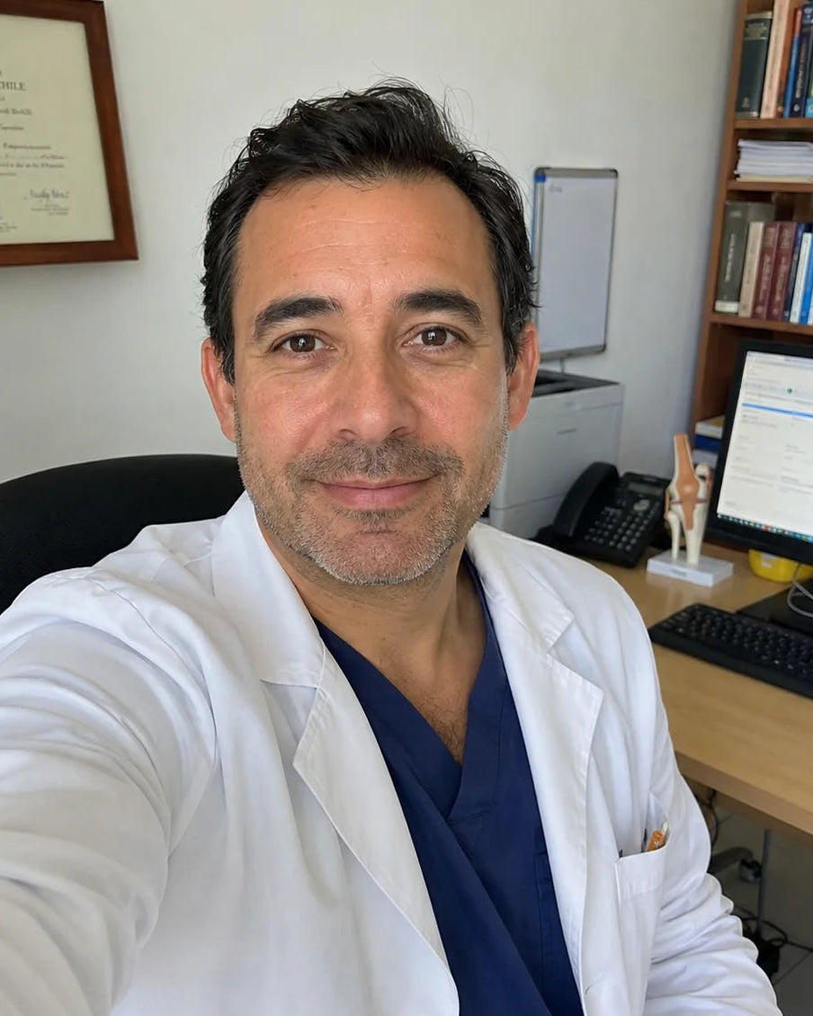<em><strong>Dr. Marco Alarcón - 44 Años</strong></em>